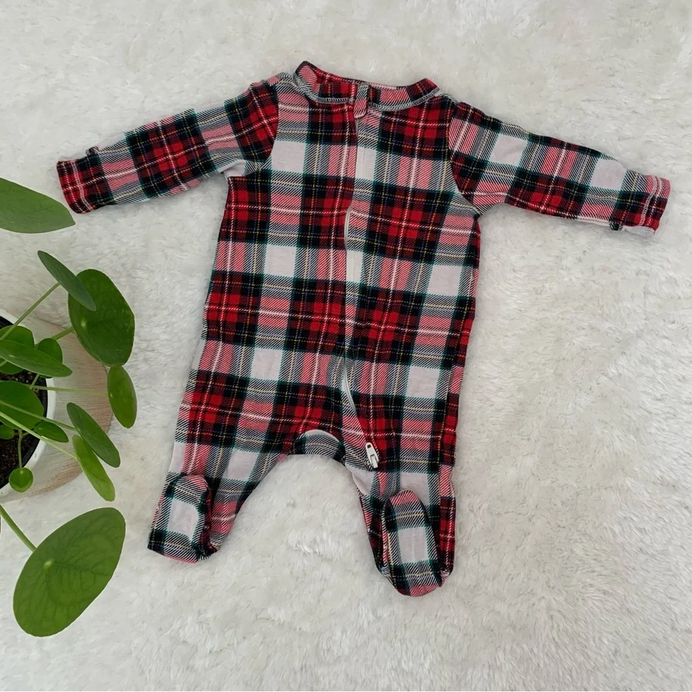 Old Navy Holiday Footie Pajamas for Baby - Picture 2 of 6